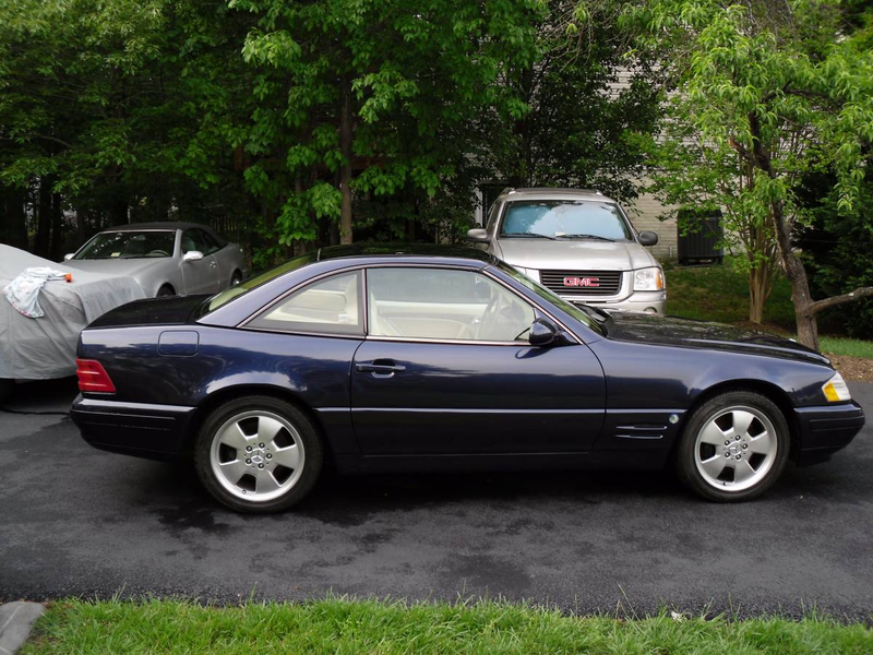 Illustration for article titled For $10,950, Could You Top This 1999 Mercedes Benz SL500 With A Panoramic Roof?